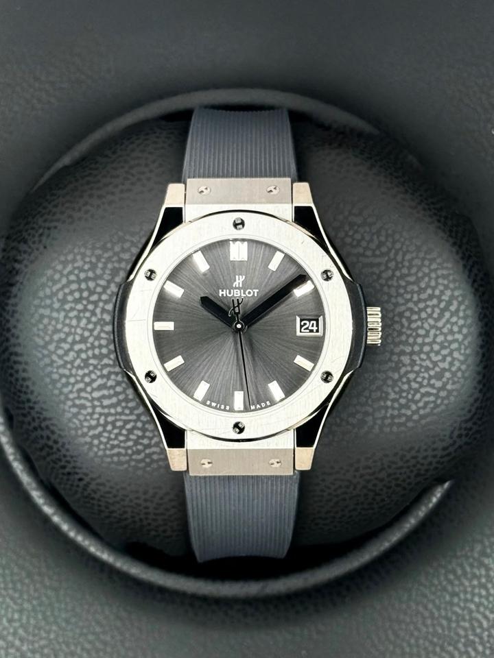 Hublot Classic Fusion Racing Grey 2022 Ladies Classic Fusion 33mm 581.NX.7071.RX Titanium Grey Dial