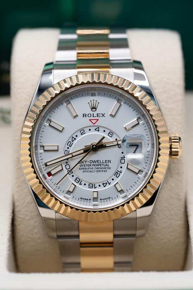 Rolex Sky-Dweller Full set 2023 Retail Ready
