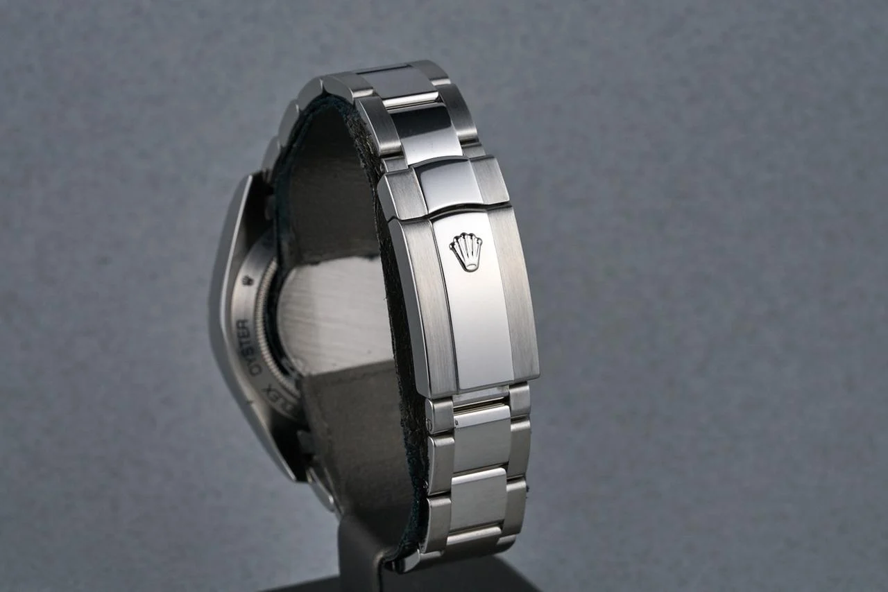 Rolex Milgauss Ref: 116400 Black Dial with Papers — photo 7