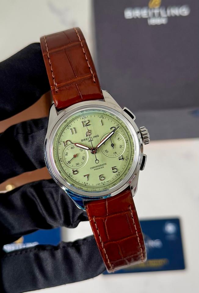 Breitling Premier B09 Chronograph Pistachio 2021 Complete Set 40mm