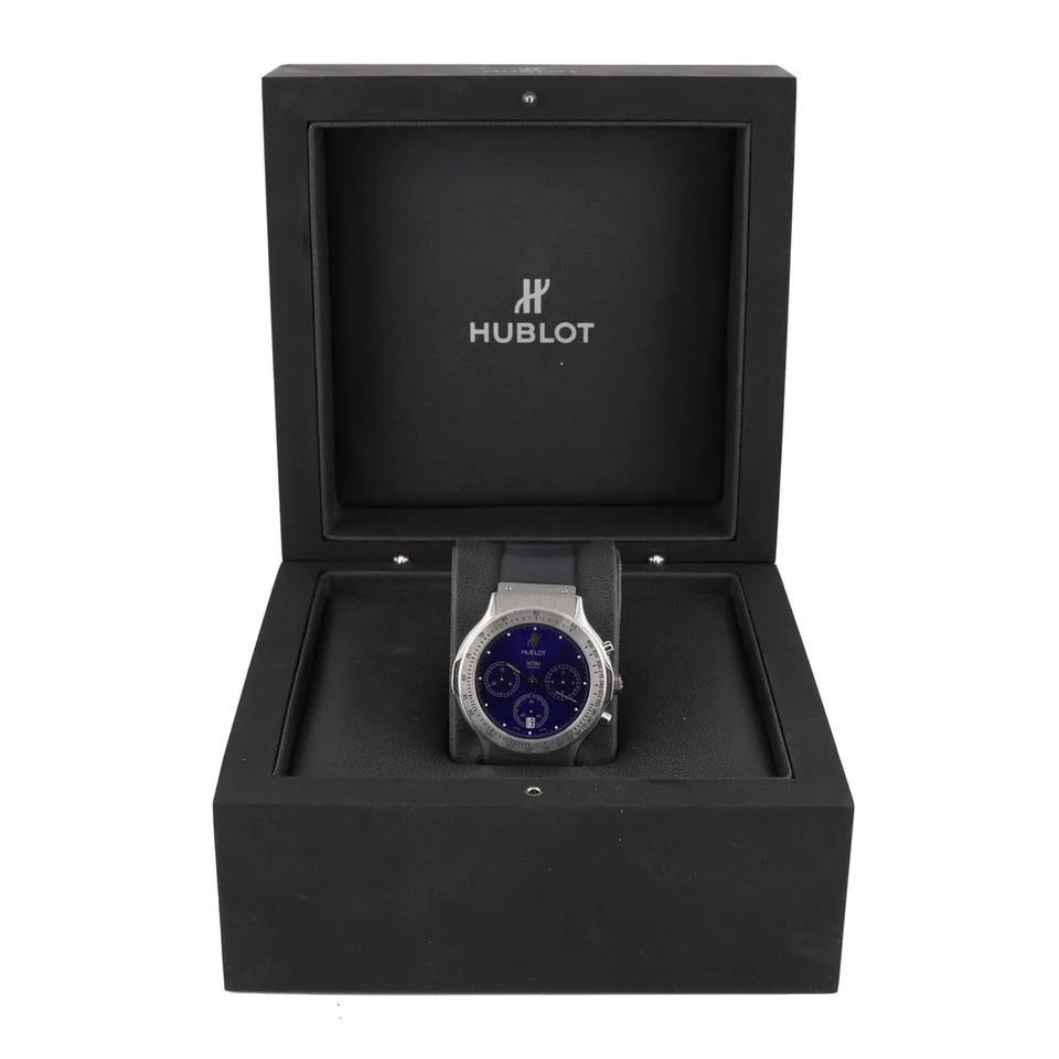 Hublot Classic 1621.1 Classic Chronograph Quartz Blue Dial Black Rubber Strap Watch