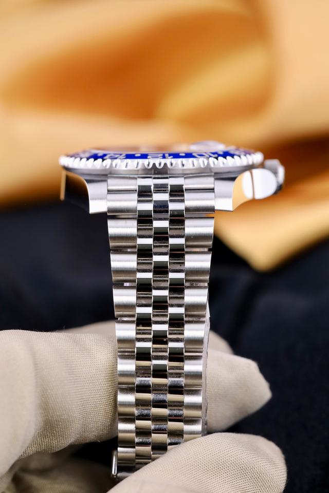 Rolex GMT-Master II 2025 Complete Set some stickers present — photo 6