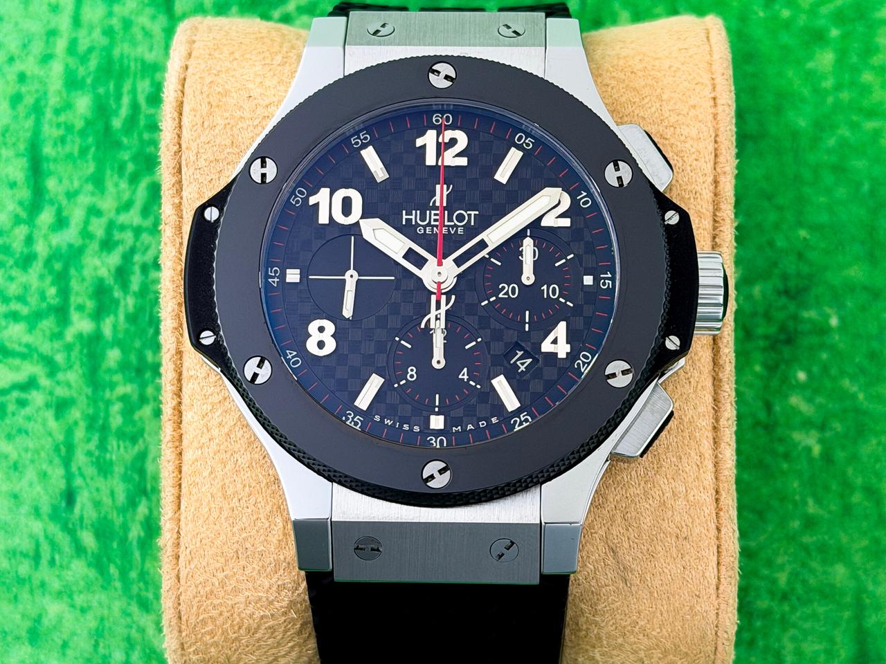 Hublot Big Bang 44 mm Steel case and Ceramic Bezel Ref 301.SB.131.RX - Complete set Undated