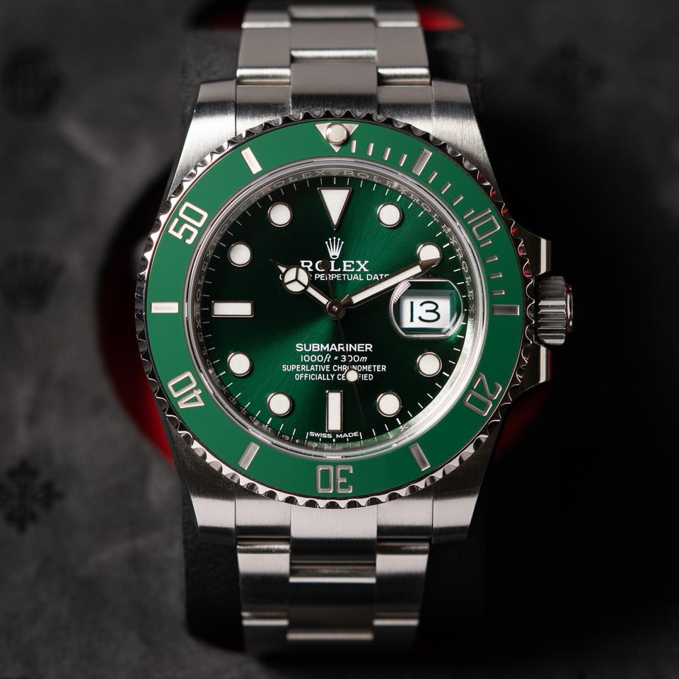 Rolex Submariner Date Green Dial Oyster Bracelet Complete Set w/Box and Papers