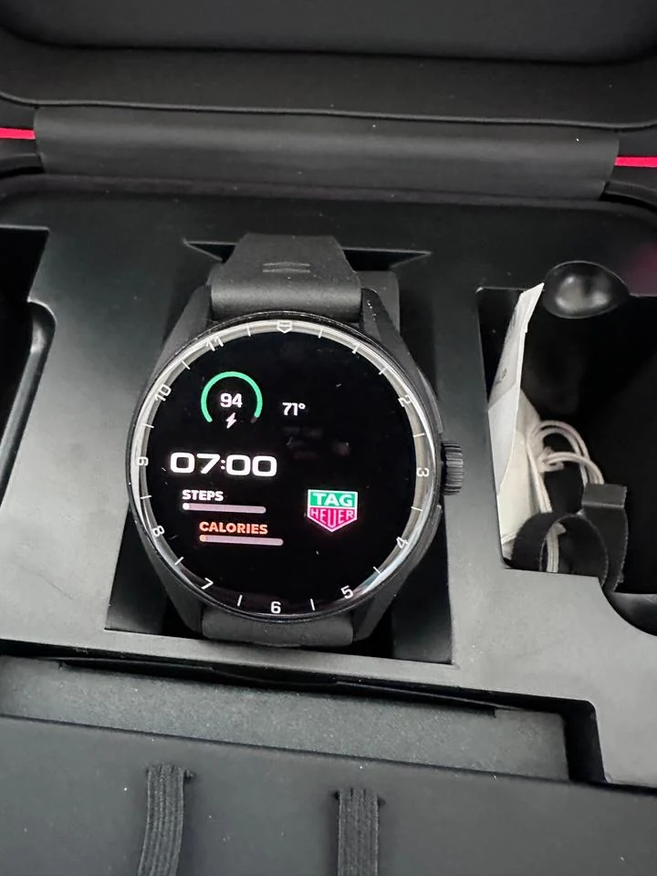 TAG Heuer Connected E4 Ship US only **42mm Calibre E4 connnect smart watch full set