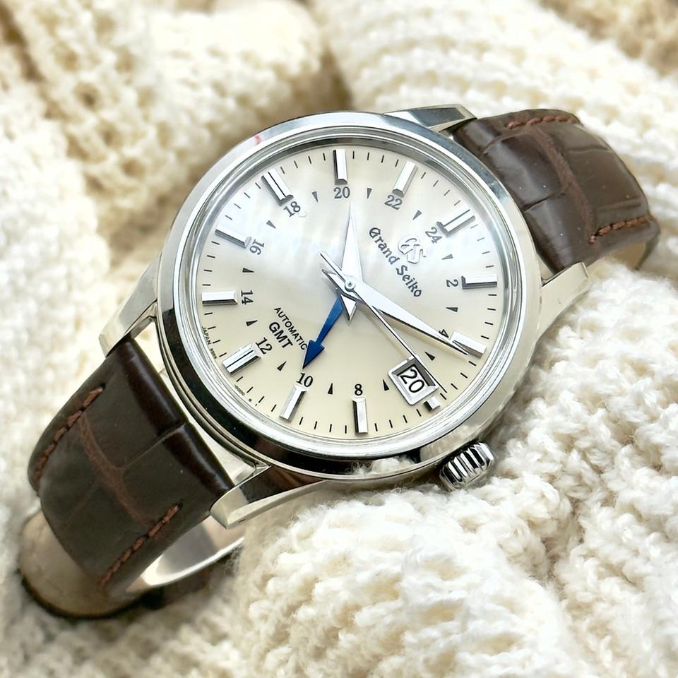 Grand Seiko Elegance Collection SBGM221 | 2024 | Box & Papers | Ivory Cream Dial