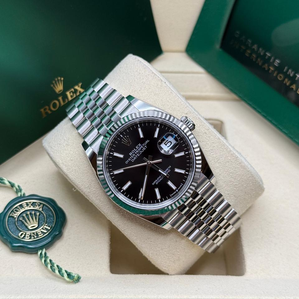Rolex Datejust 36 NEW 2026 Black Index Dial Stainless Steel Fluted Bezel Jubilee Bracelet — photo 4