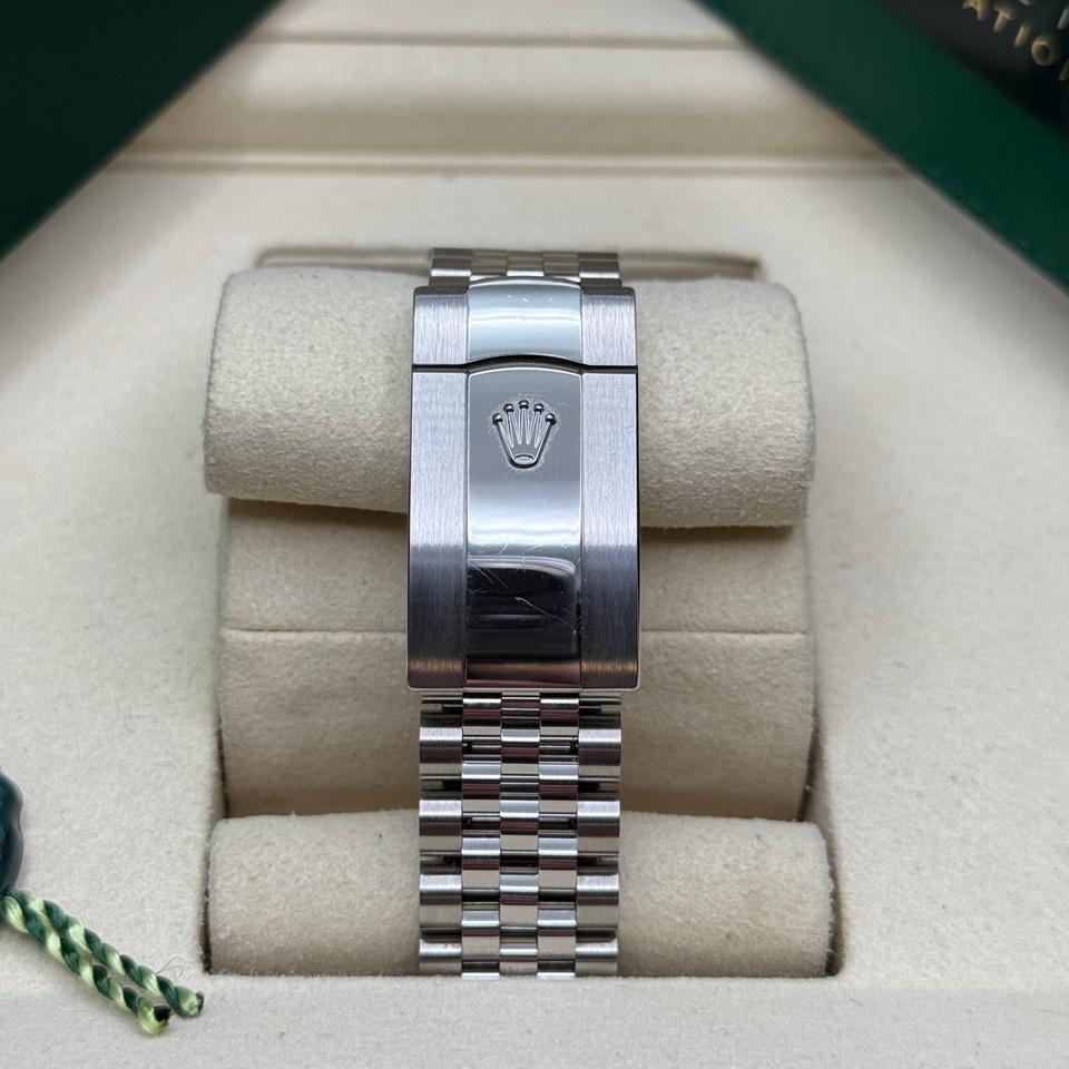 Rolex Datejust 41 White Index Dial Stainless Steel Fluted Bezel Jubilee Bracelet — photo 6
