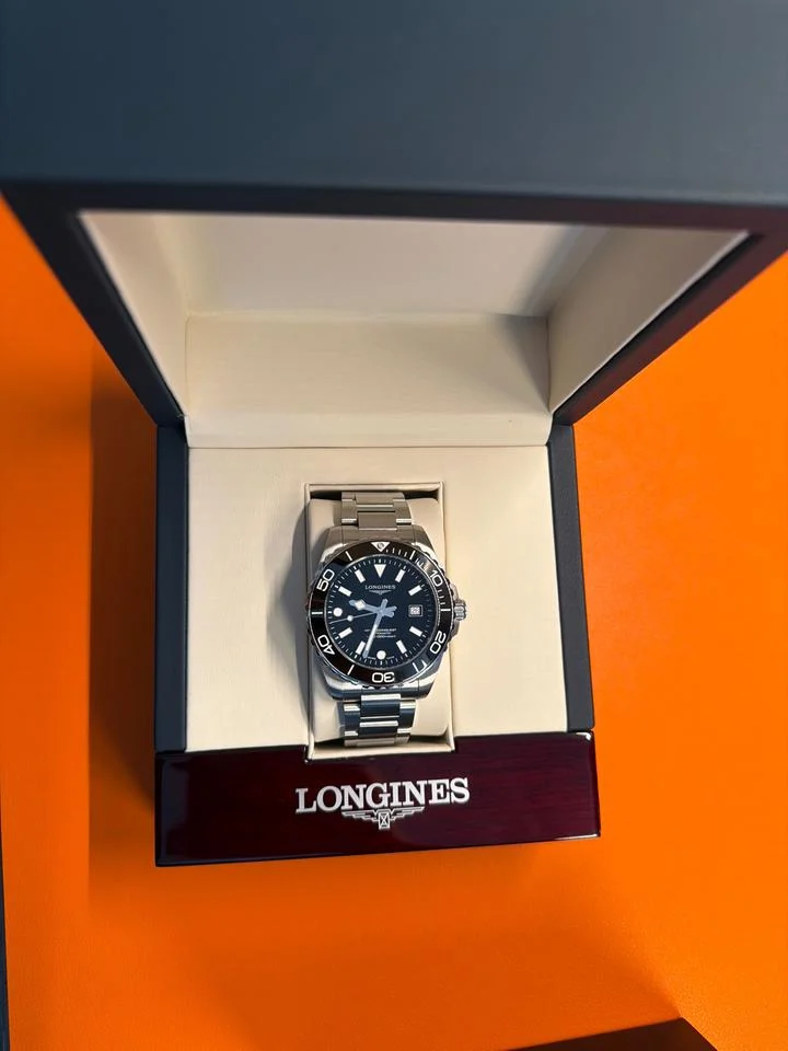 Longines HydroConquest 42mm Like New in Box w / Warranty Card