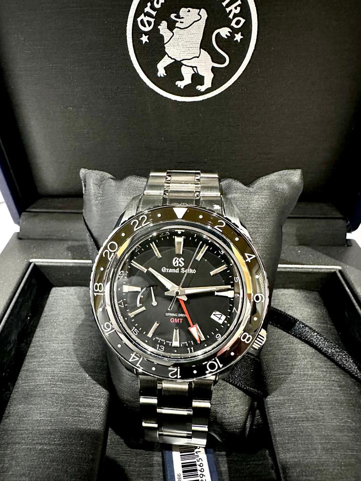 Grand Seiko Sport Collection Spring Drive Gmt Grand Seiko ORIGINAL BOX AND INSTRUCTION BOOKLET MINT CONDITION